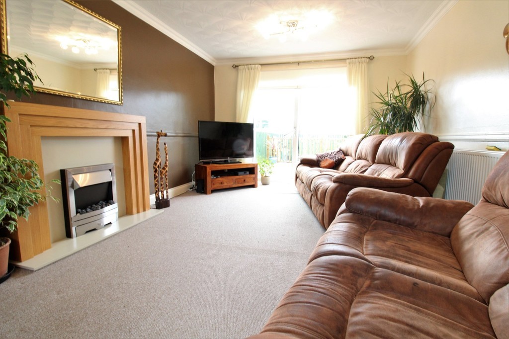 Braehead, Alexandria Eve Property