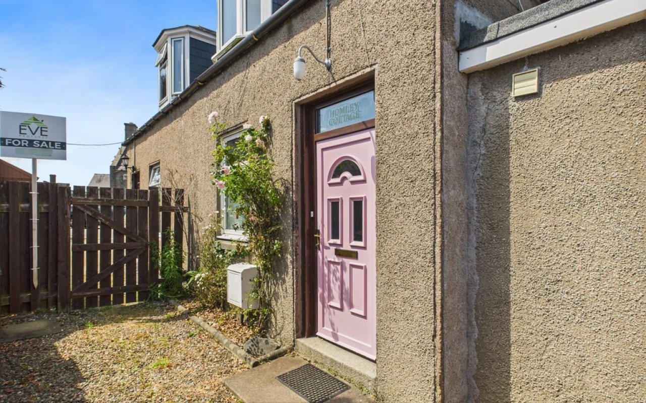 Homely Cottage, Market Place, Inverurie
