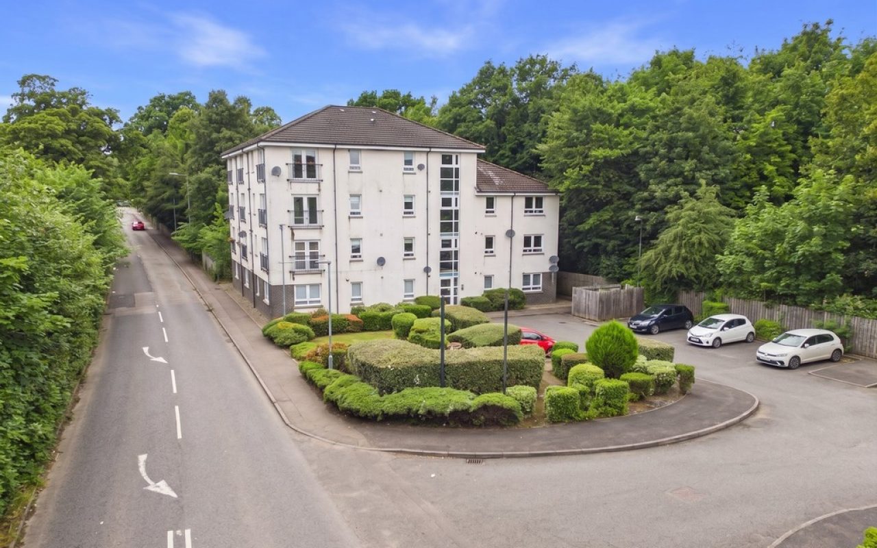 Littlemill Court, Bowling